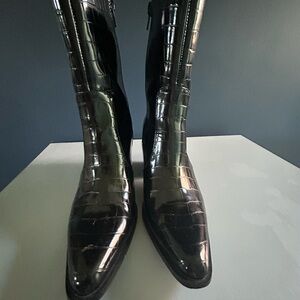 Shiny black “crocodile” bootie